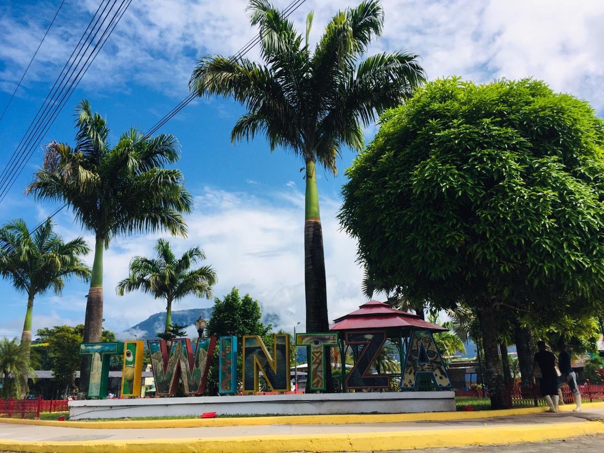 Equipo y comunidad de Radio Tiwintza